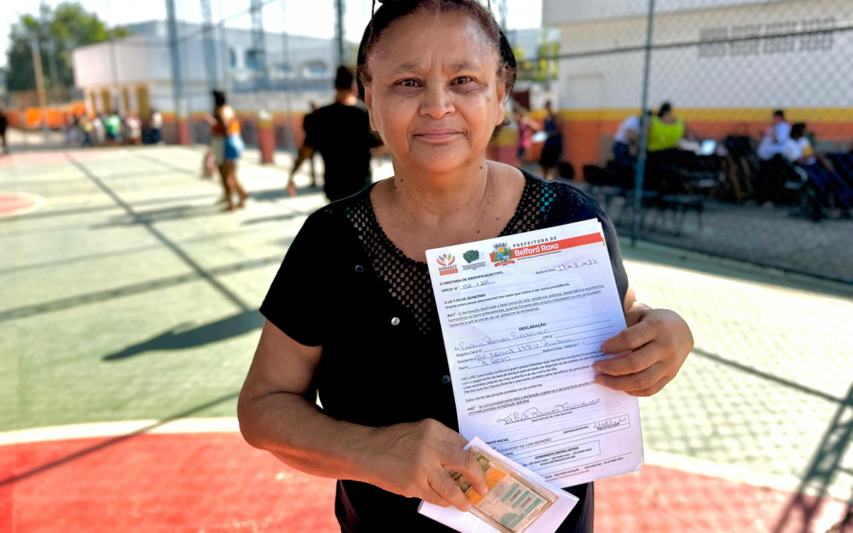 Fábia Ramos aproveitou a oportunidade para fazer o passe interestadual e pegar isenção para a segunda via da identidade e da certidão de nascimento