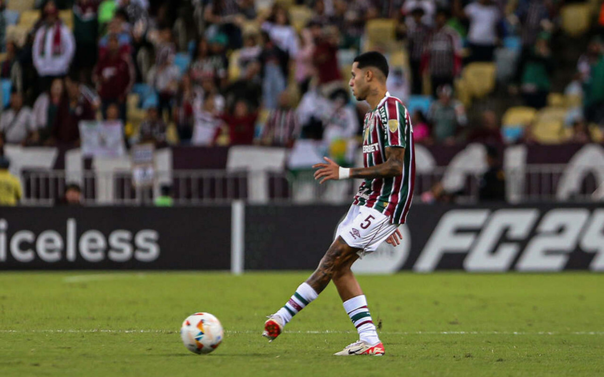 Venda de Alexsander pode entrar em lista seleta no Fluminense