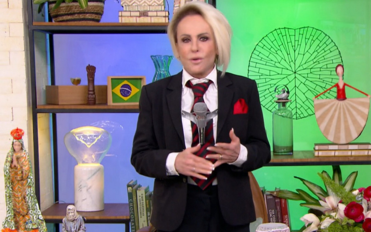 Ana Maria Braga homenageia Silvio Santos durante o 'Mais Você' - Reprodução de vídeo / TV Globo