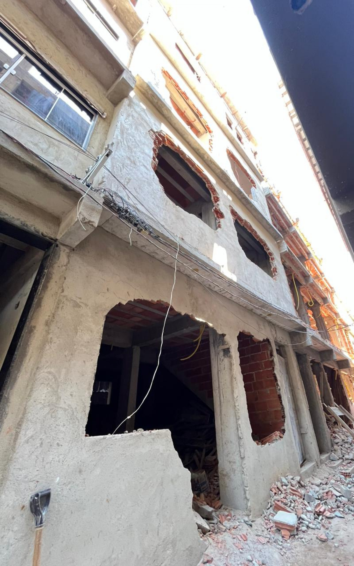 Operação para demolição de imóveis de luxo na Maré - Divulgação / Seop