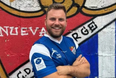 Jogador morre no caminho de casa após amistoso com time da sétima divisão da Espanha