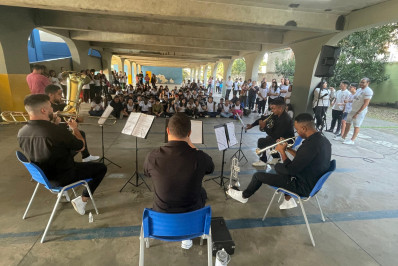 Escola Vocacionada à Música de Barra Mansa recebe grupo ‘Quinto Sonido’