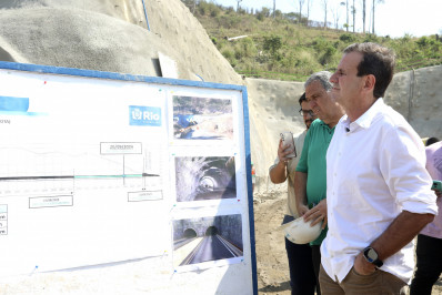 Eduardo Paes visita obra de túnel em Campo Grande