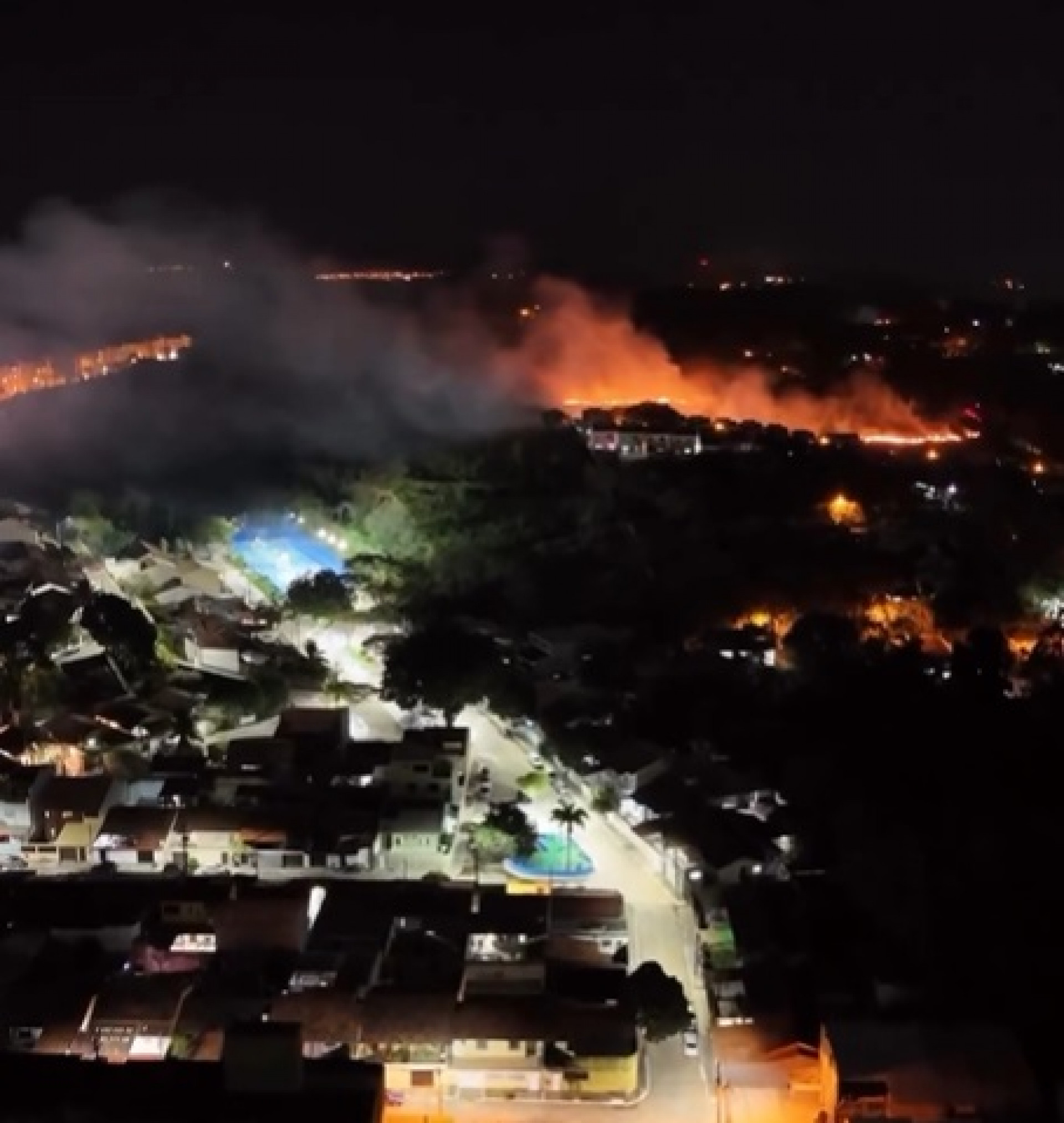 Incêndios de grande escala colocam Macaé em alerta - Foto: Reprodução Rede Social