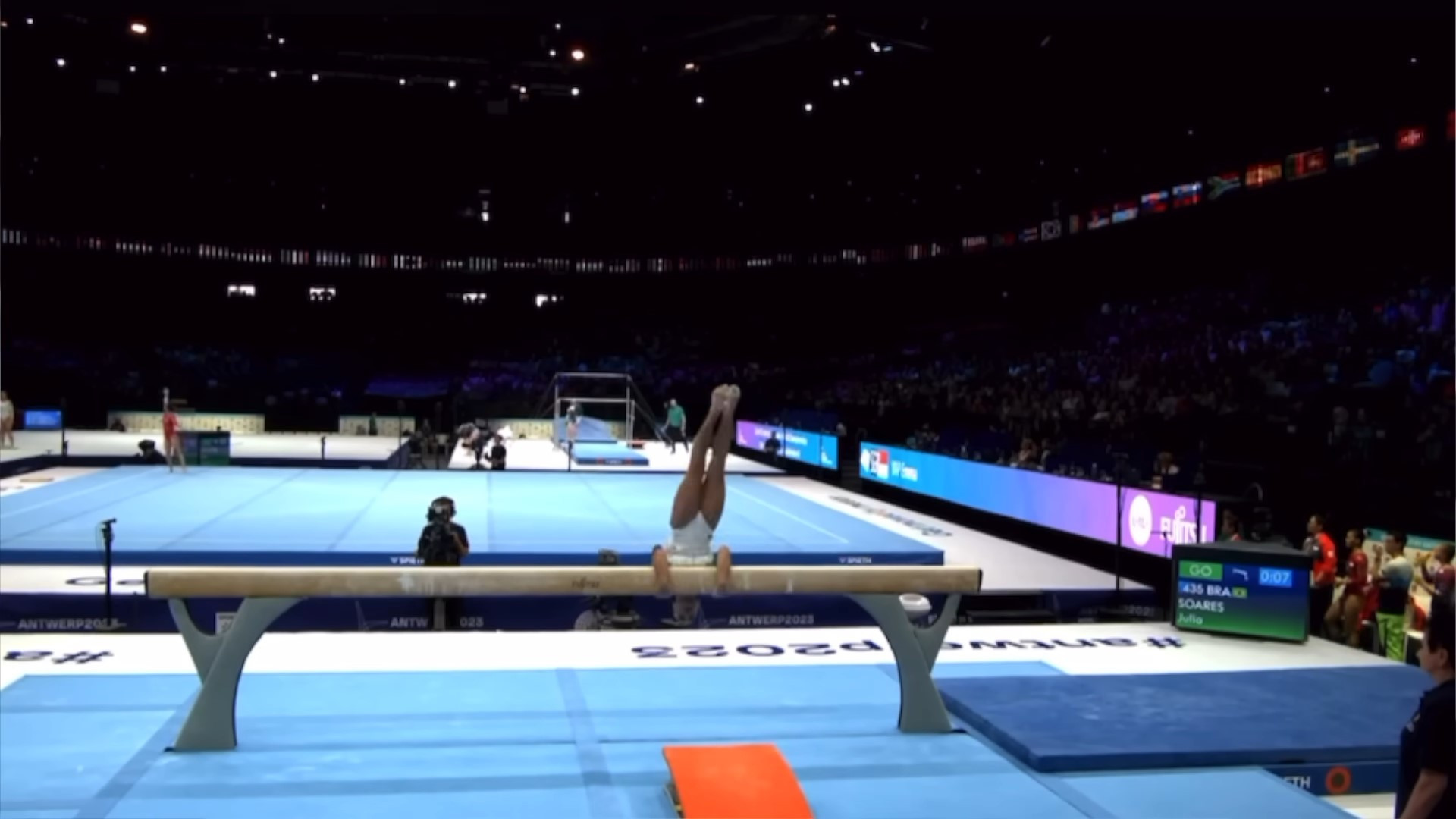 Ginasta americana tenta fazer o movimento 'Soares' - Reprodução / Instagram