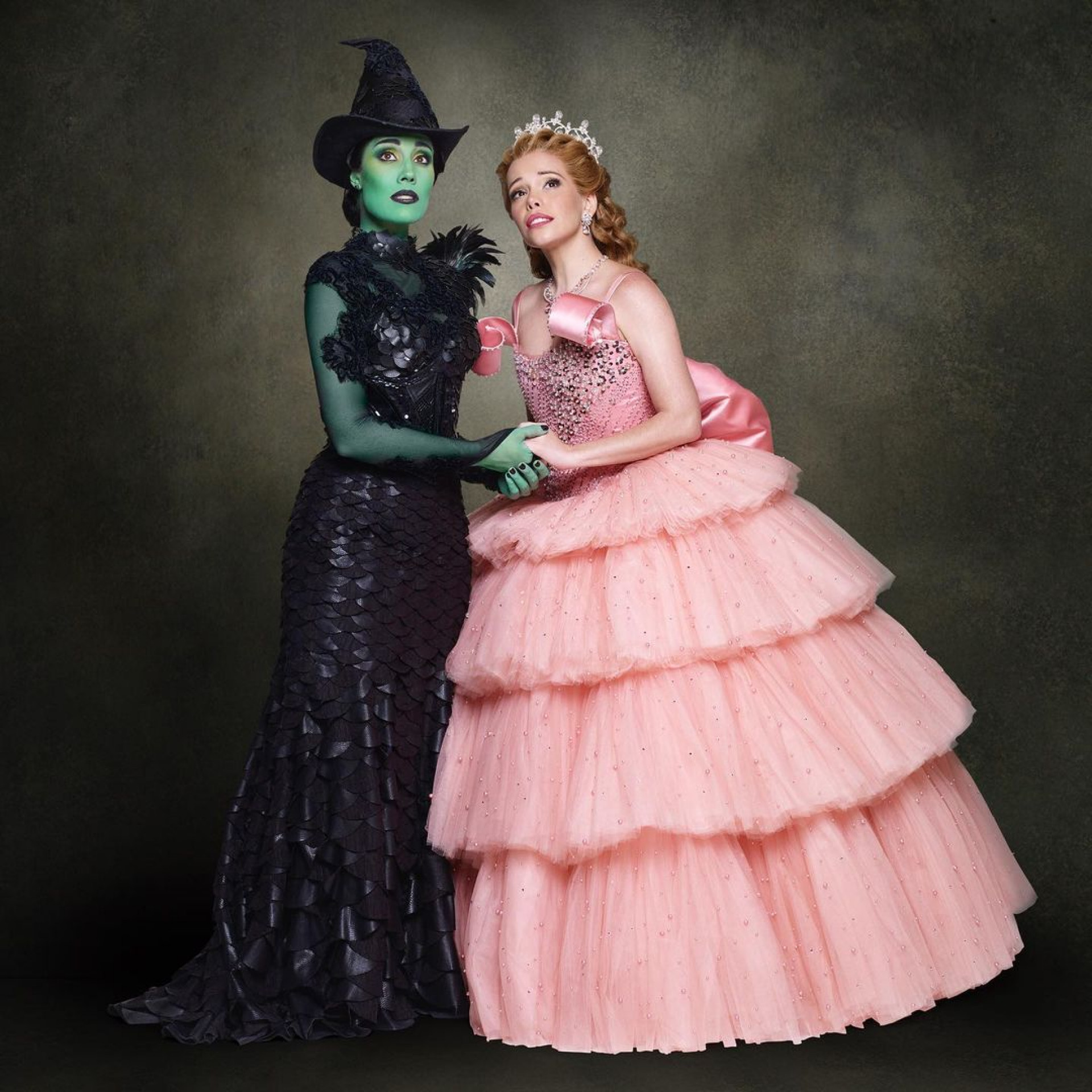 Myra Ruiz e Fabi Bang participaram do musical 'Wicked' no Brasil - Reprodu&ccedil;&atilde;o / Instagram