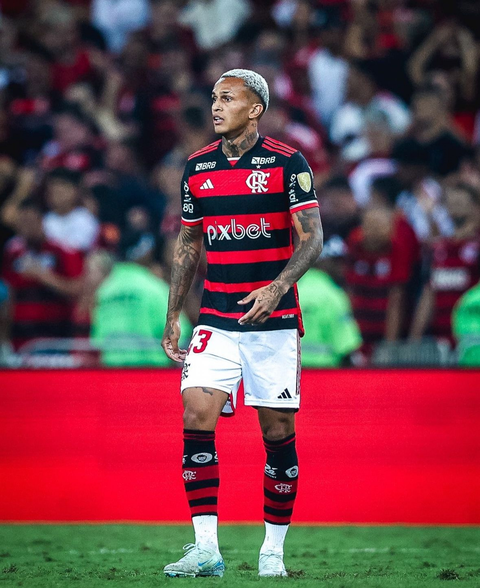 Wesley em jogo do Flamengo no Maracanã