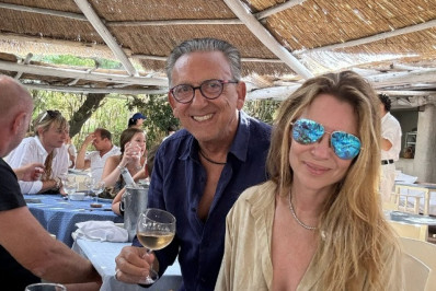 Galvão Bueno relembra perrengue durante sexo em praia: 'Saímos correndo pelados'