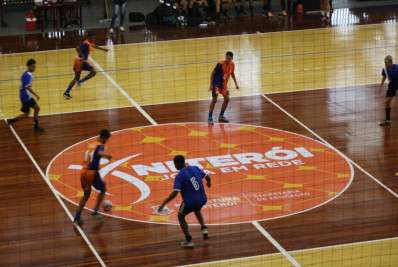 Centro de Treinamento Niterói joga em rede estreia com jogos do JEN