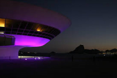 Pedalada Lilás chama atenção para fim da violência contra a mulher