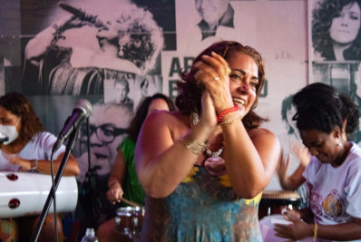 Mulheres no Samba de Niterói faz show gratuito em Santa Bárbara