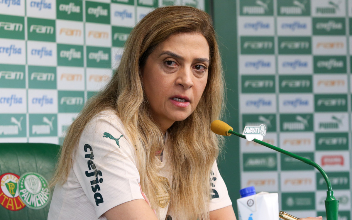 A presidente Leila Pereira, da SE Palmeiras, concede entrevista coletiva, na Academia de Futebol, em São Paulo-SP. (Foto: Fabio Menotti)