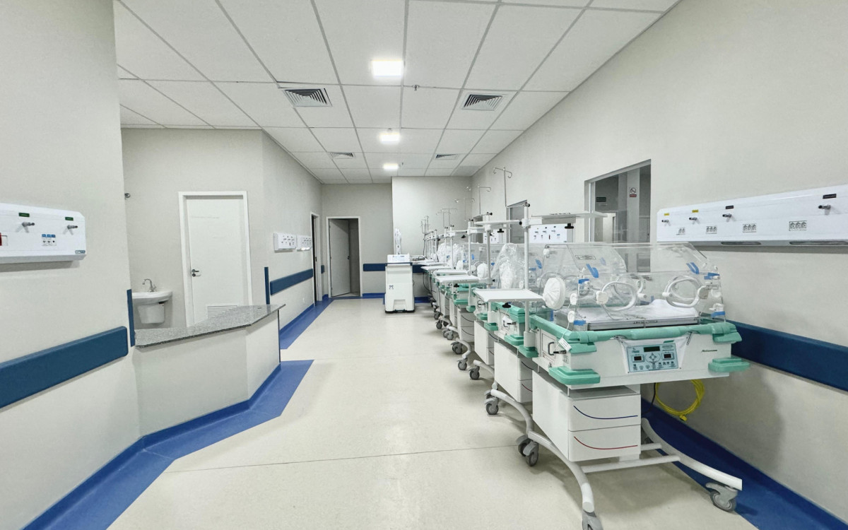A unidade oferecerá atendimento de emergência e urgência, pediatria, centro cirúrgico e obstétrico, centro de parto normal, berçário, clínica cirúrgica, clínica geral e quartos de pré-parto, parto e pós-parto