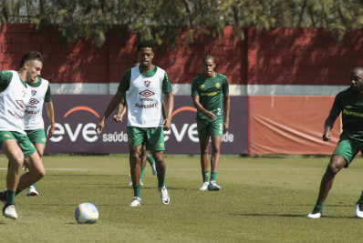 Keno volta a treinar com bola e pode reforçar o Fluminense contra o Atlético-MG