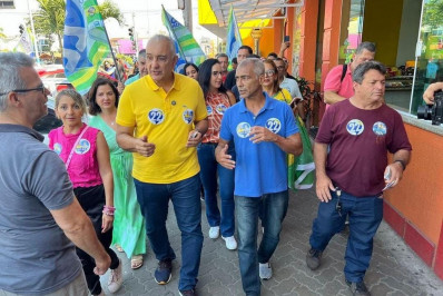 Romário visita Rio das Ostras e declara apoio a Carlos Augusto, em caminhada política