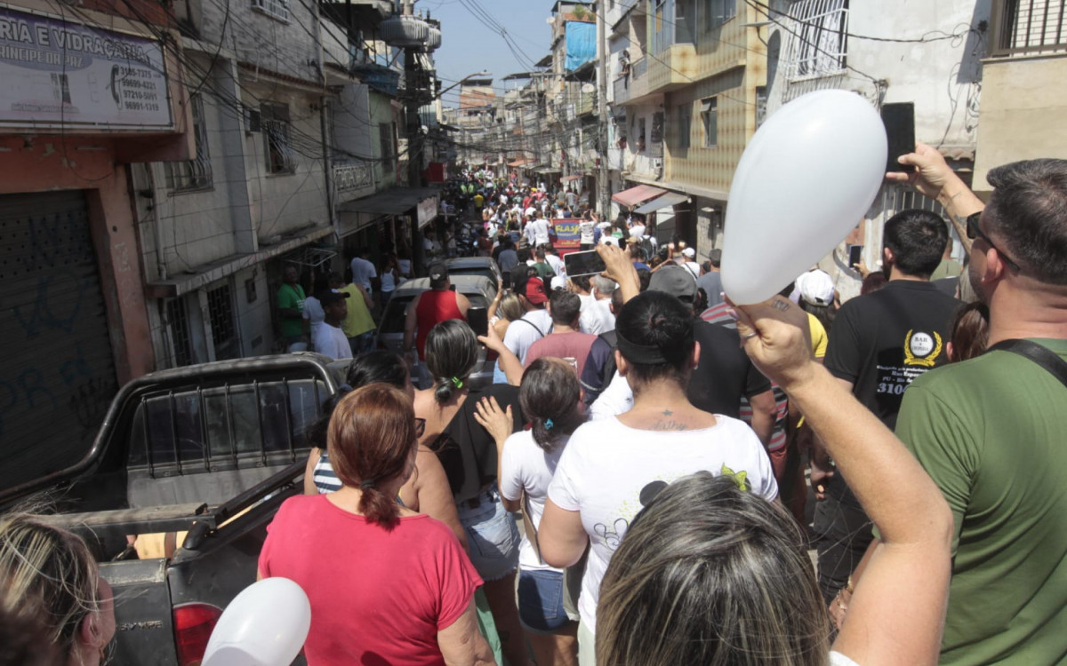 Moradores da Maré protestam contra demolição de imóveis no Parque União - Reginaldo Pimenta/Agência O DIA