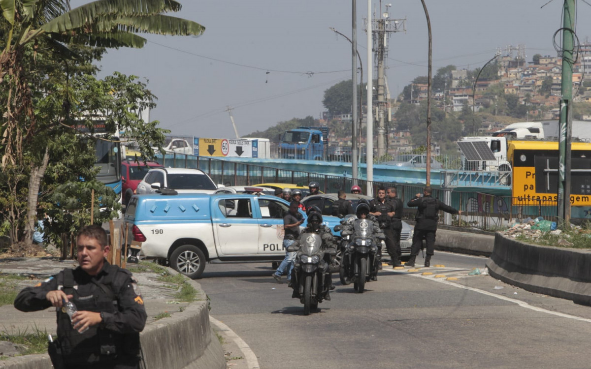 Moradores da Maré protestam contra demolição de imóveis no Parque União - Reginaldo Pimenta/Agência O DIA