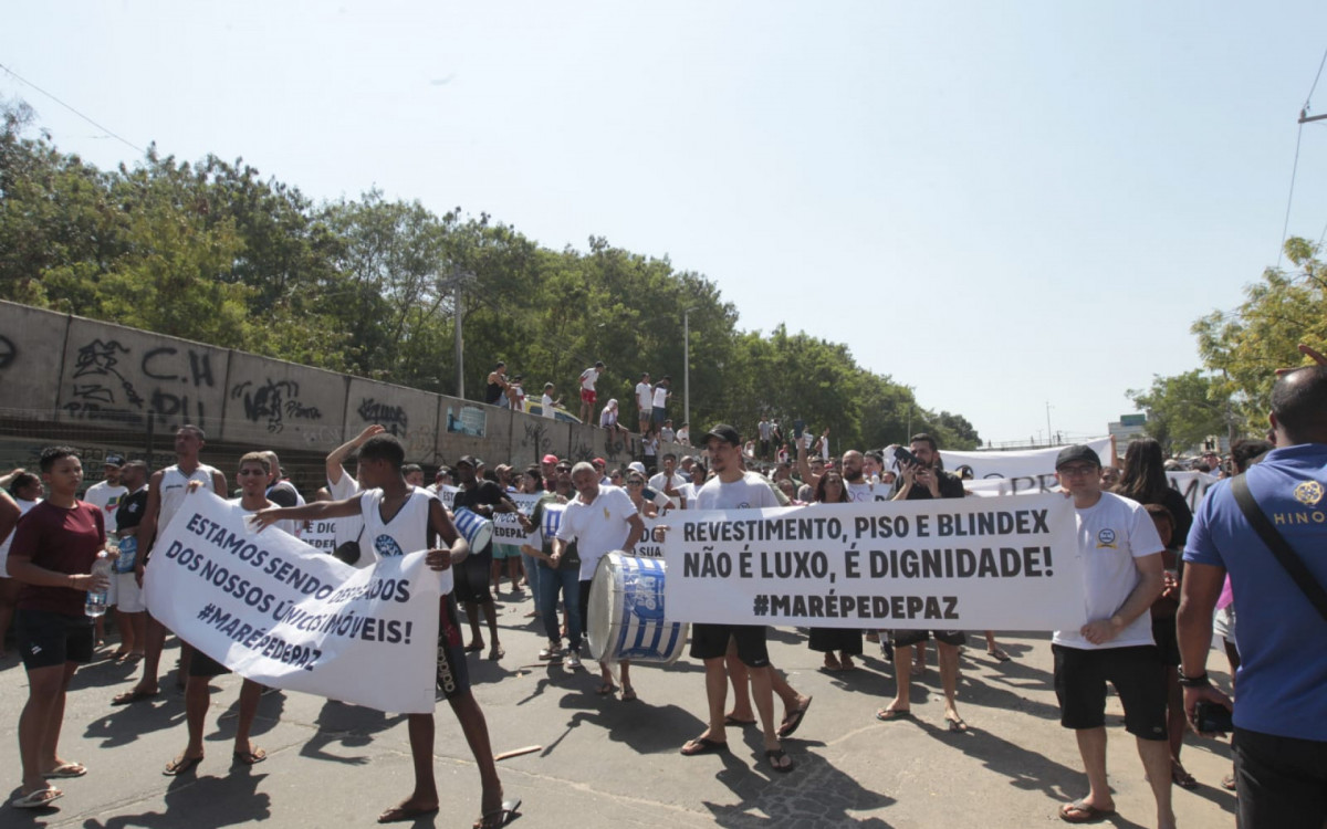 Moradores da Maré protestam contra demolição de imóveis no Parque União - Reginaldo Pimenta/Agência O DIA