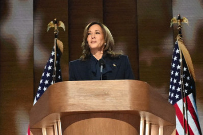 Kamala desafia Trump e diz que eleição é oportunidade de superar 'amargura e cinismo'