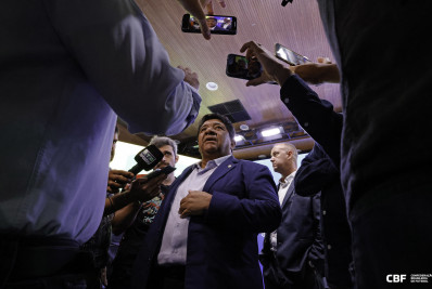 Presidente da CBF admite erros de arbitragem e problemas com critérios