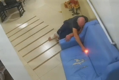 Vídeo: paciente incendeia hospital após colocar fogo em sofá