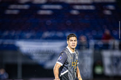 Botafogo faz consulta por Iván Ramírez após negociação por Vitinho ficar difícil