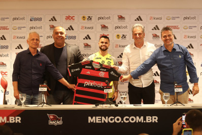 Apresentado pelo Flamengo, Michael exalta passagem na Arábia: 'Zerei a vida'