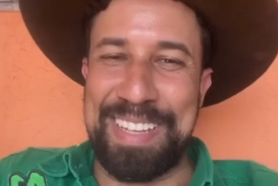 Tutor de búfalo que tomou banho de mar em Copacabana quer levar animal ao Cristo Redentor