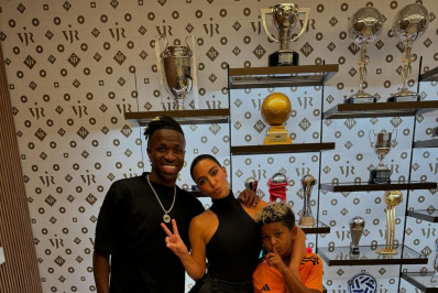 Vini Jr. recebe visita de Kim Kardashian e seu filho: 'Obrigado por virem à minha casa'