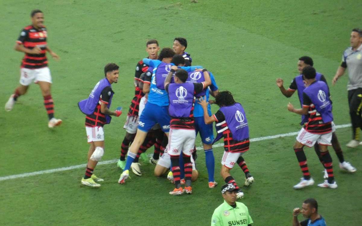 Flamengo vence Olympiacos no Maracanã e é campeão mundial Sub-20