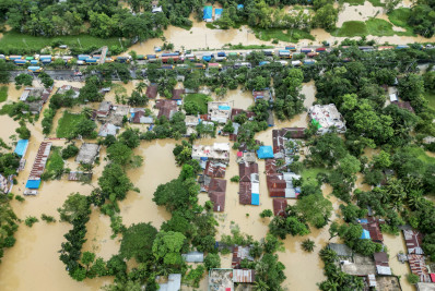 Quase 300 mil pessoas vão para abrigos de emergência por inundações em Bangladesh