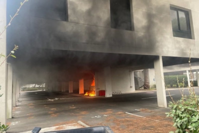 França inicia investigação antiterrorismo por ataque 'antissemita' contra sinagoga