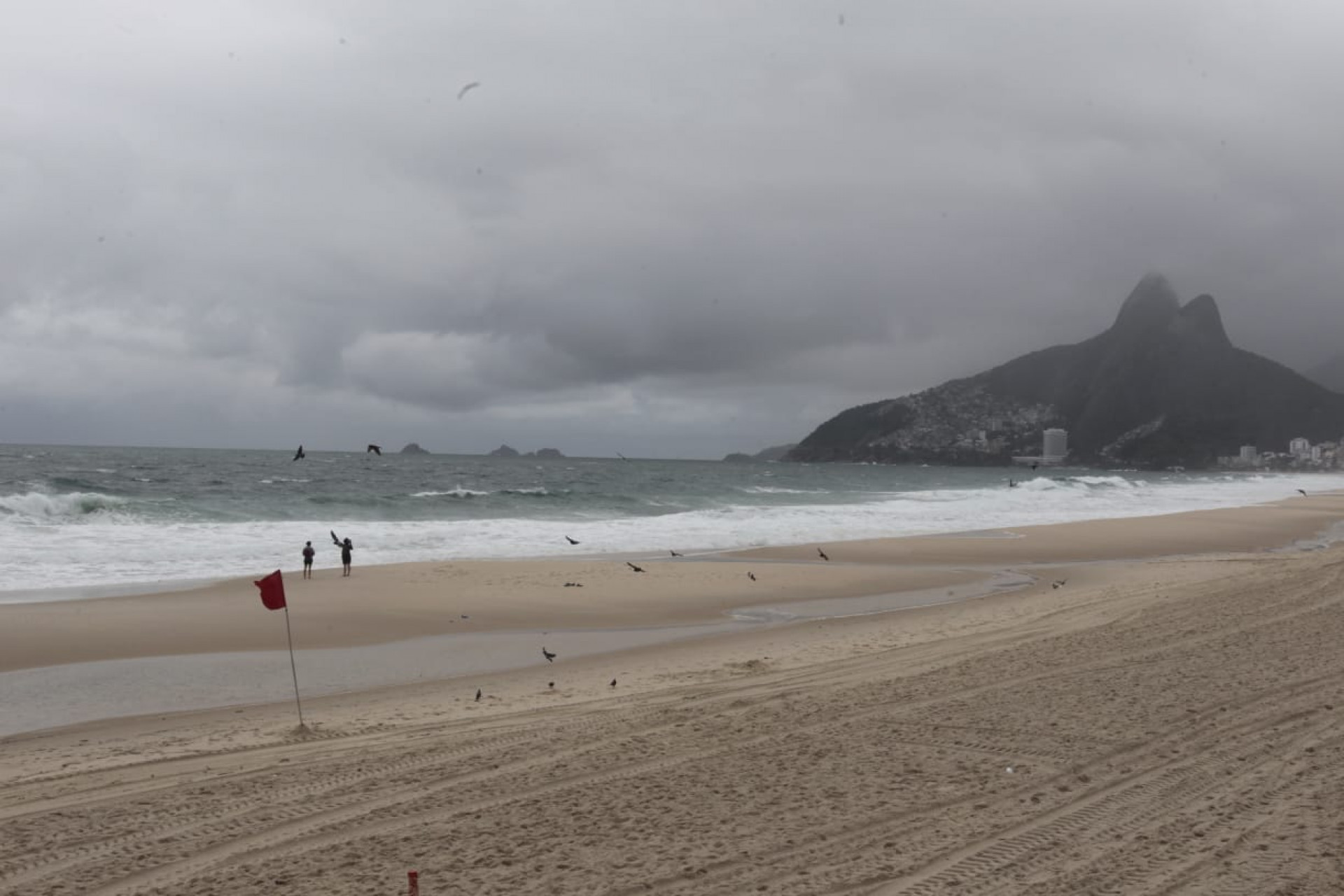Movimentação na Praia de Ipanema, Zona Sul do Rio, na manhã deste domingo (25) - Reginaldo Pimenta/Agência O Dia