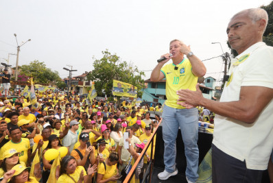Alexandre Martins, Prefeito de Búzios e candidato à reeleição, tem fim de semana com multidão em caminhada e comício