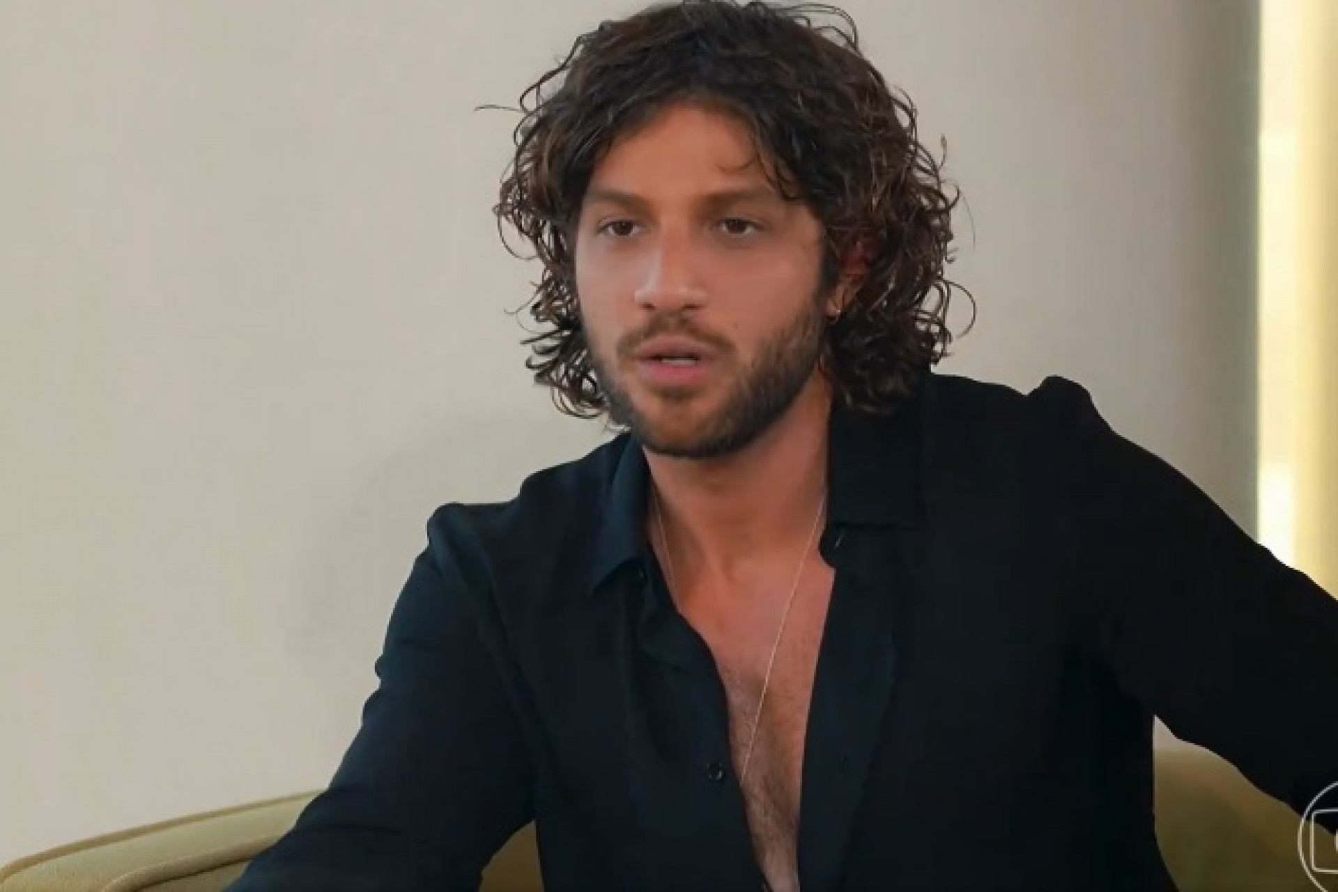 Chay Suede é entrevistado por Eliana - Reprodução de vídeo / TV Globo