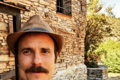 Ator Julián Ortega, da série 'Elite', morre aos 41 anos