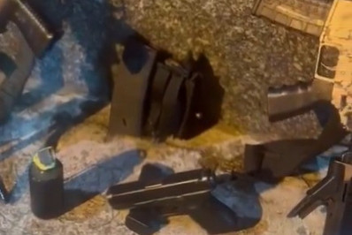 Criminosos com fuzis, granada e pistola atacam policiais que faziam patrulhamento na Pavuna