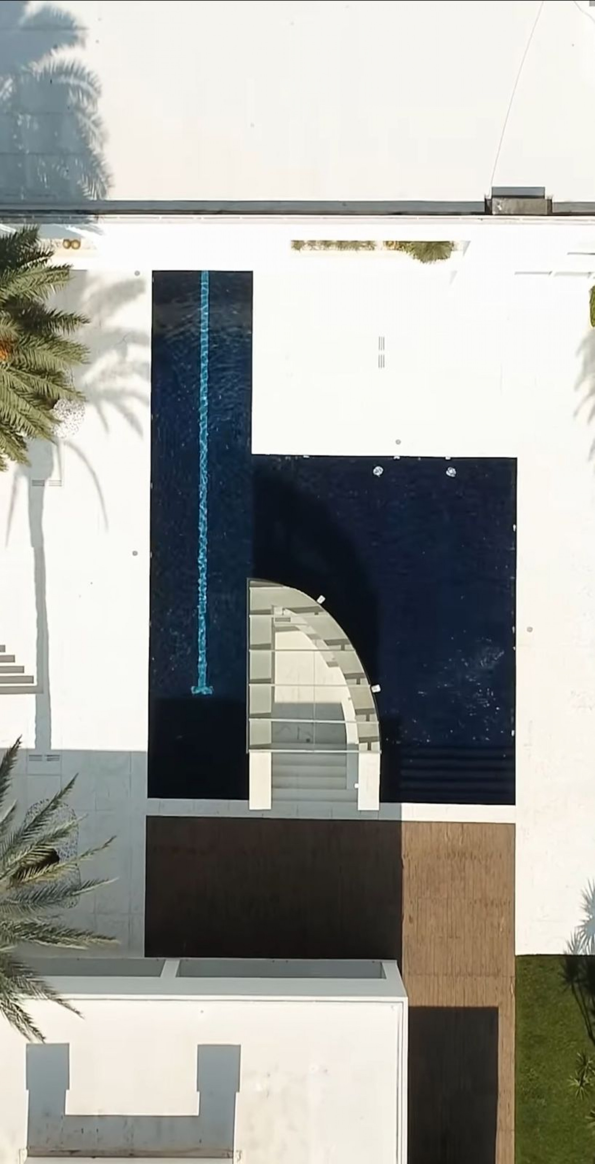 Luxuosa piscia da mansão de Ana Hickmann  - / reprodução Instagram