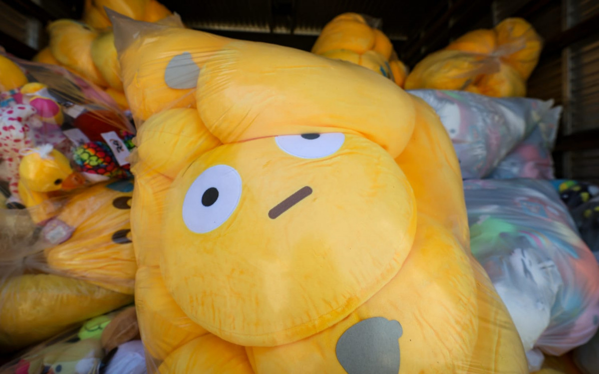 Bichinhos de pelúcia apreendidos durante operação foram encaminhados à Cidade da Polícia - Renan Areias/Agência O DIA