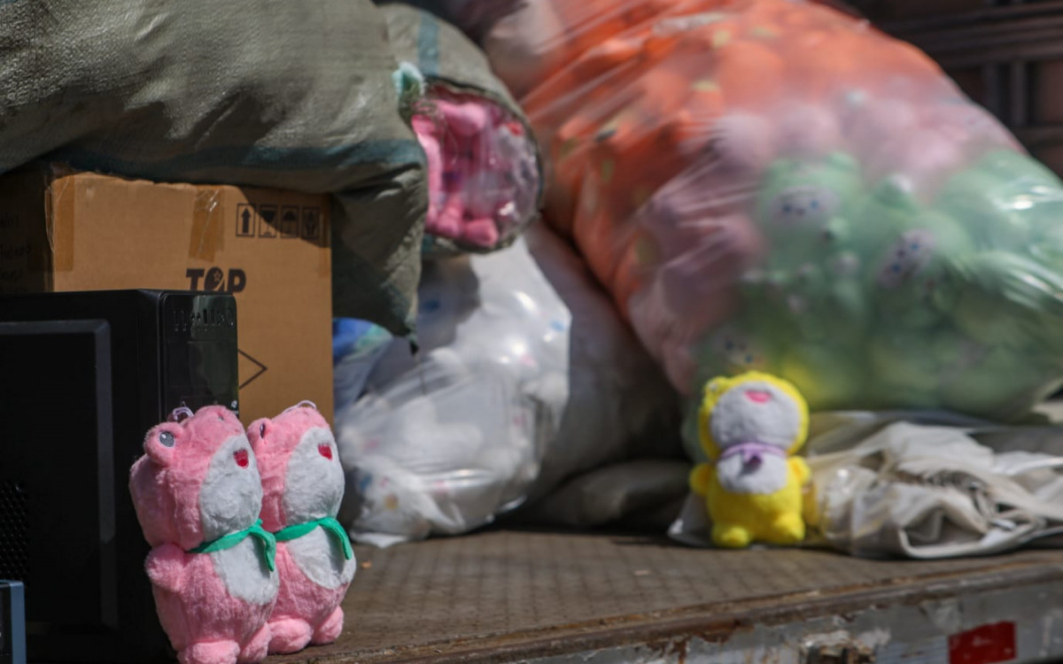 Bichinhos de pelúcia apreendidos durante operação foram encaminhados à Cidade da Polícia - Renan Areias/Agência O DIA