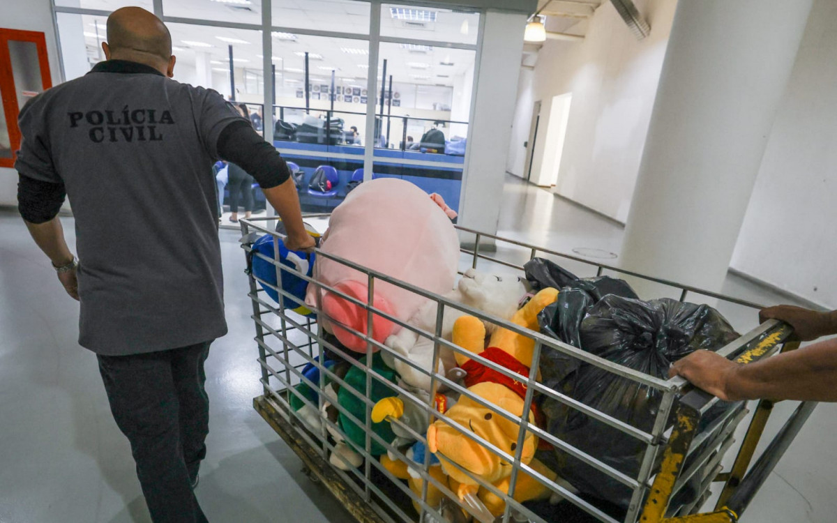 Material apreendido durante operação contra máquinas de pelúcia - Renan Areias/Agência