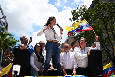 Líder da oposição venezuelana participa de protesto contra reeleição de Maduro