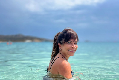 Anna Lima comemora aniversário em viagem paradisíaca 