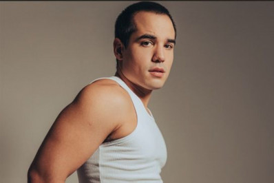 Após sucesso em série da Netflix, Bruno Gadiol lança single 'Livramento' inspirado na vida pessoal