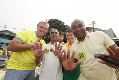 Alexandre Martins continua na liderança para reeleição em Búzios