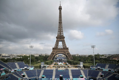 Prefeita de Paris quer manter anéis olímpicos na Torre Eiffel