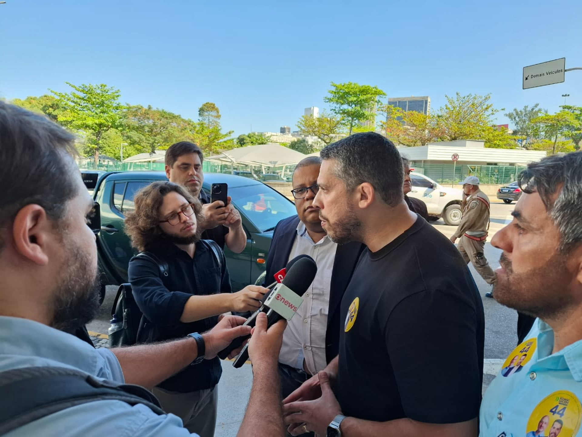 Rodrigo Amorim (União Brasil) fez caminhada pelo Aeroporto Santos Dumont - Divulgação