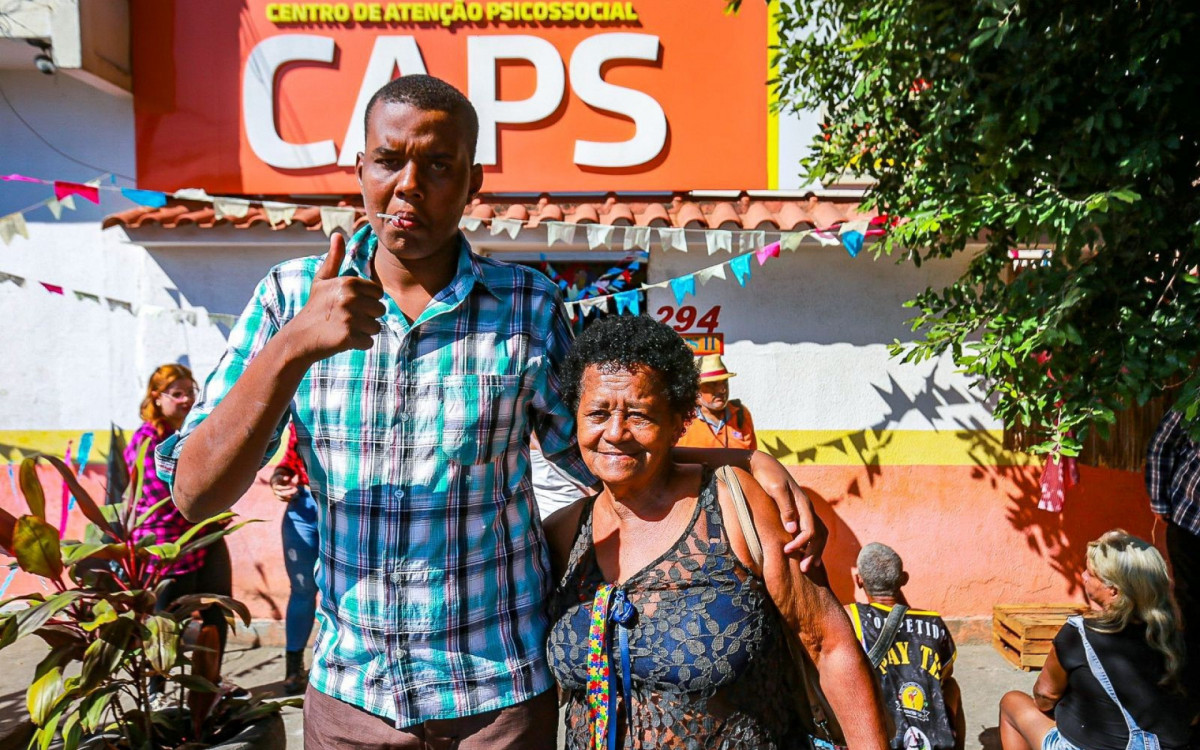 A moradora de Shangrilá, Leonice Veriato, acompanhou o seu bisneto, João Vitor, 21, para o Arraiá no Caps