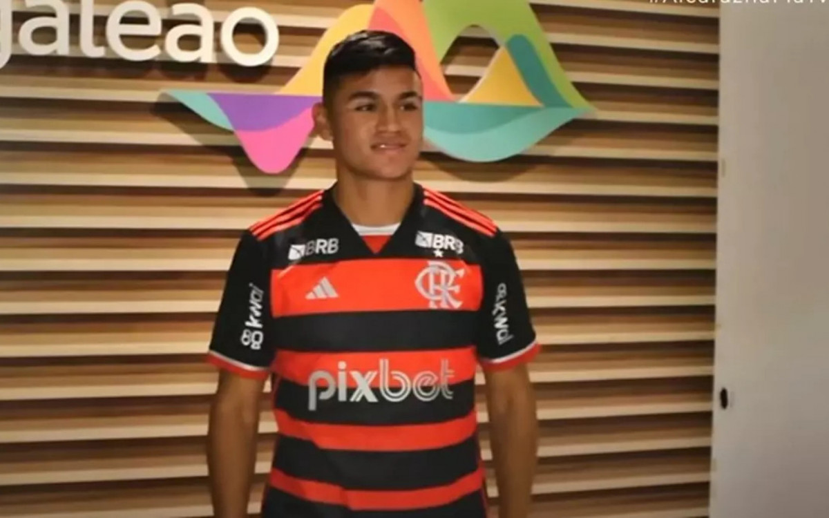 Carlos Alcaraz assinou contrato com Mengão até agosto de 2029