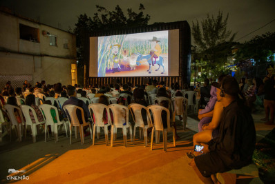 Cinema na praça em Paraty